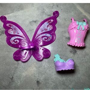 Mattel Barbie Fairytopia Dreamtopia Mermaid Snap On Wings and Tops, Easy On